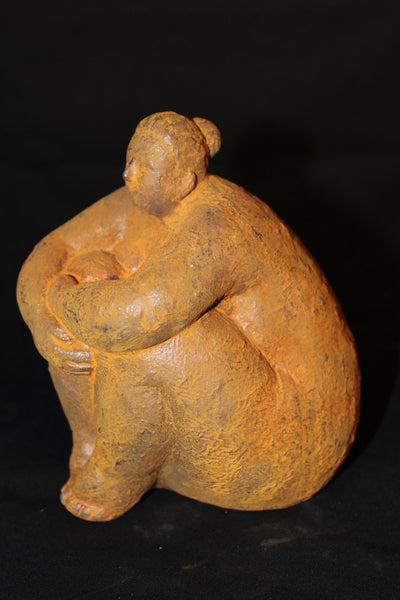 Beeld - Statue: Dame – zittend / Dame - assise