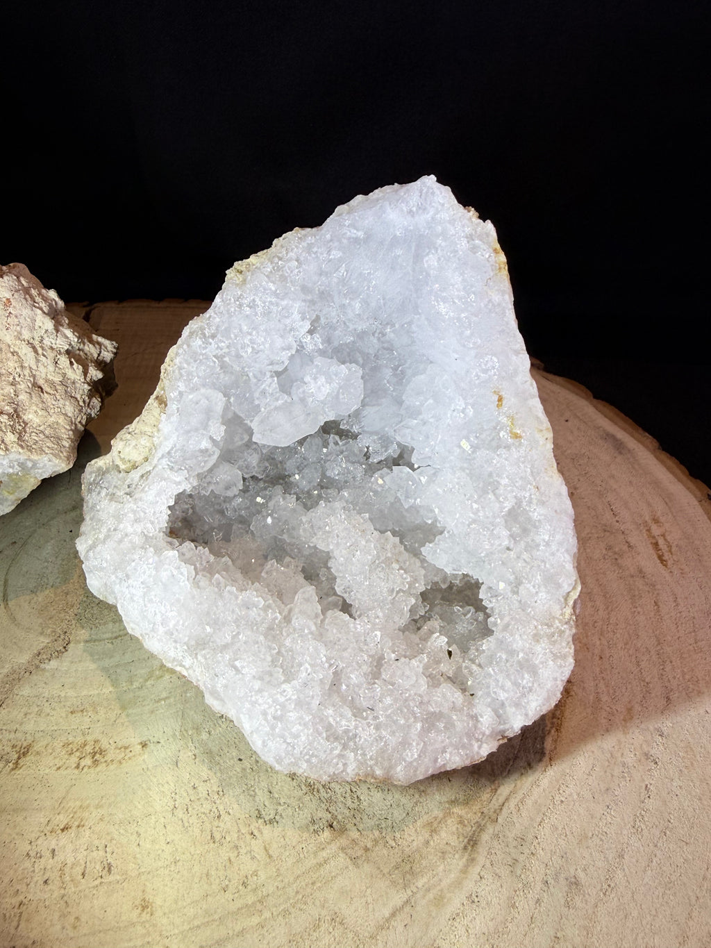 Géode de cristal de roche – 2 moitiés – 20 cm – 2,2 kg