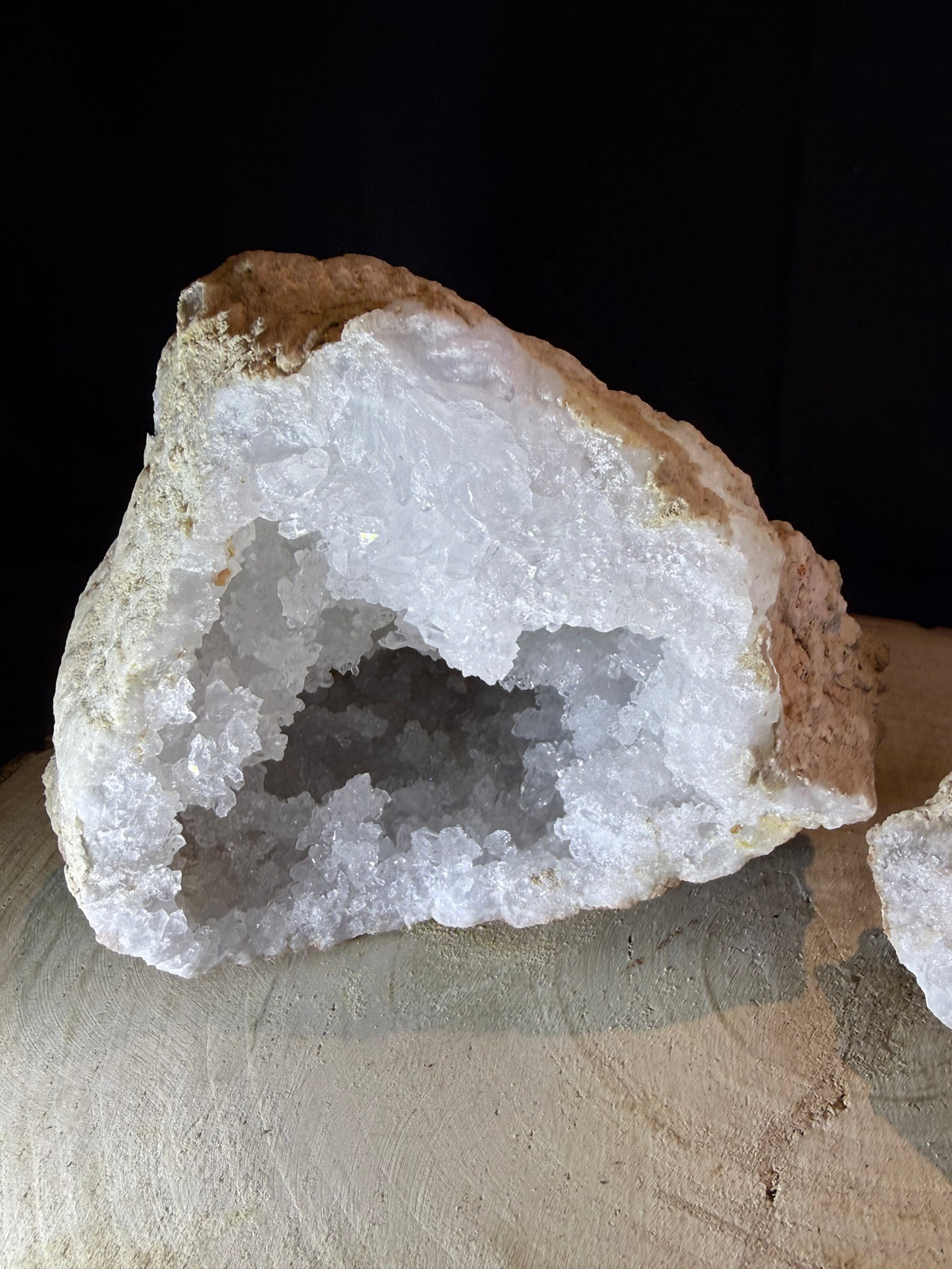 Rock crystal geode – 2 halves – 20 cm – 2.2 kg