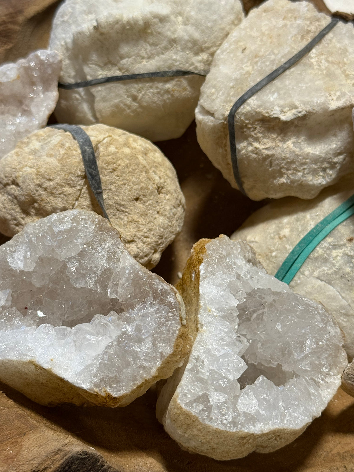 Géode de cristal de roche - env. 7 cm